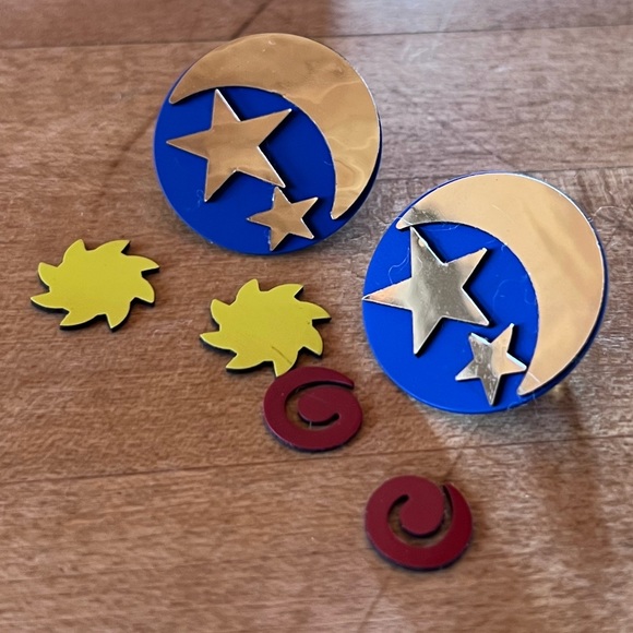 Vintage Magnetic Mirror Moon & Star Sun Earrings Blue Clip on Earrings - Picture 1 of 4